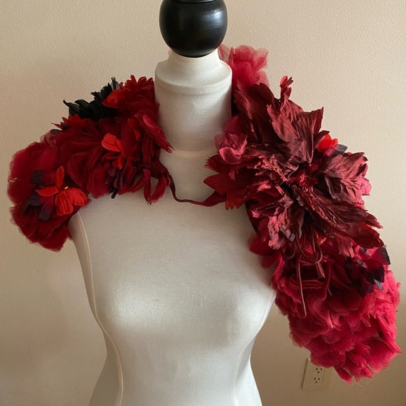 NWT GUCCI Runway  BOLERO/cape,jacket Collectible size S/6 US=42 ITALY $7000 - Picture 5 of 16